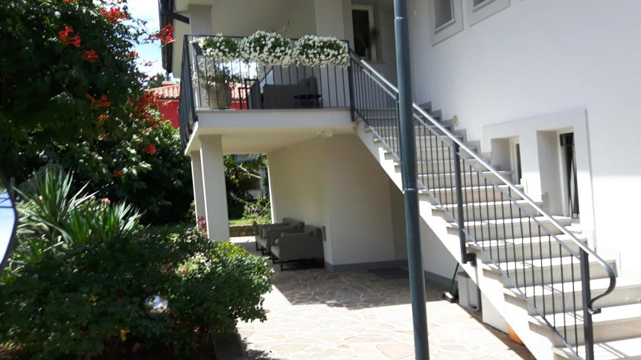 Apartment Laguna 33 Izola Bagian luar foto